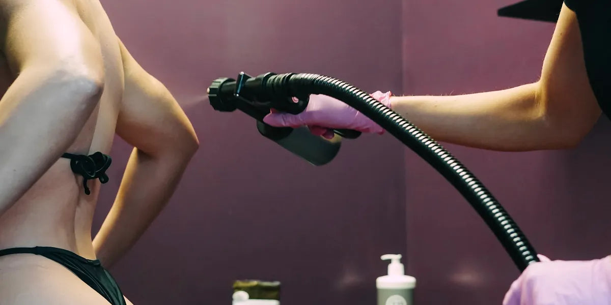 HANDS ON SPRAY TAN TRAINING